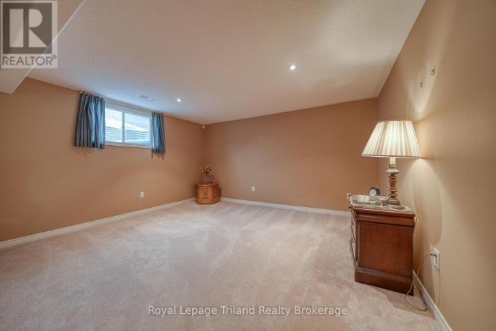 Photo 32 at 54 - 570 Spitfire Street, Woodstock - North, Woodstock
