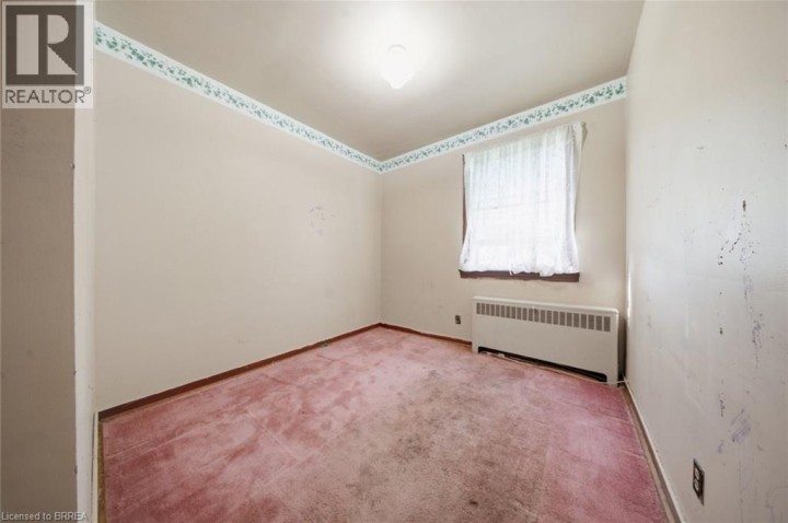 Photo 17 at 26 Alice Street, East Ward, Brantford