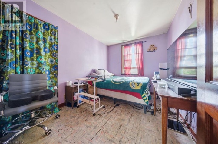 Photo 18 at 26 Alice Street, East Ward, Brantford