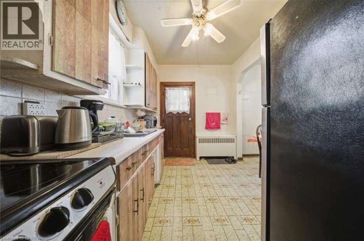 Photo 9 at 26 Alice Street, East Ward, Brantford