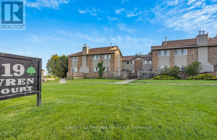 Photo 2 at 6 - 19 Wren Court, Tillsonburg