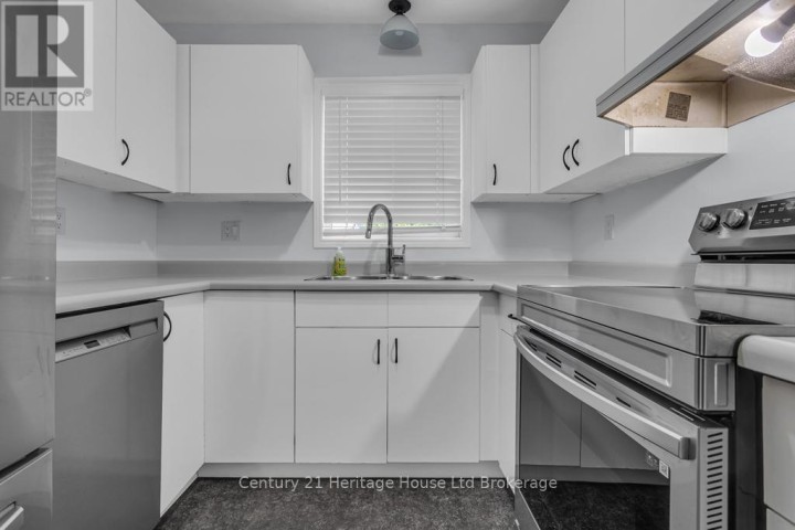 Photo 5 at 6 - 19 Wren Court, Tillsonburg