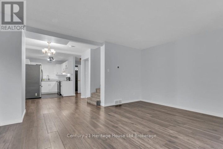 Photo 6 at 6 - 19 Wren Court, Tillsonburg