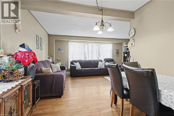 Photo 10 at 17 Hallmark Street, Brantwood Park, Brantford