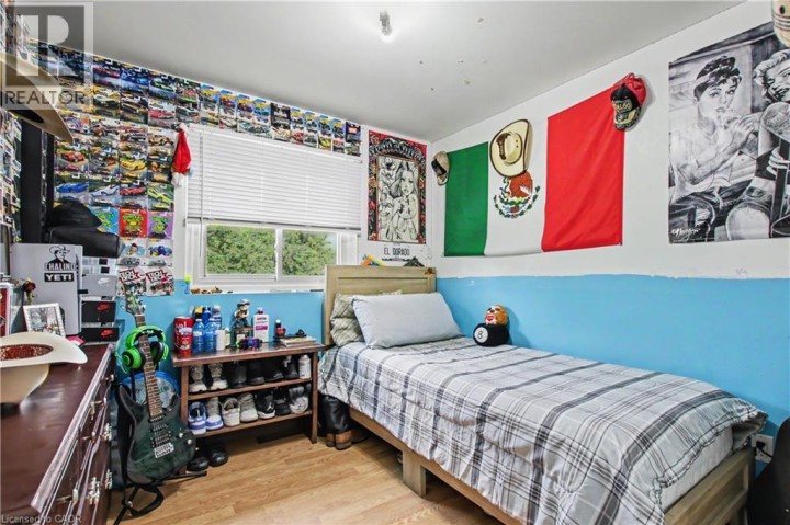 Photo 14 at 17 Hallmark Street, Brantwood Park, Brantford