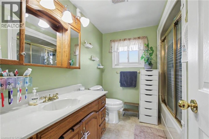 Photo 15 at 17 Hallmark Street, Brantwood Park, Brantford