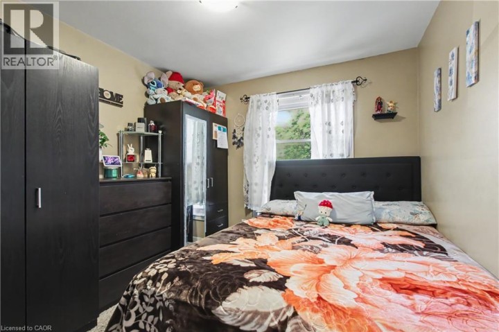 Photo 17 at 17 Hallmark Street, Brantwood Park, Brantford