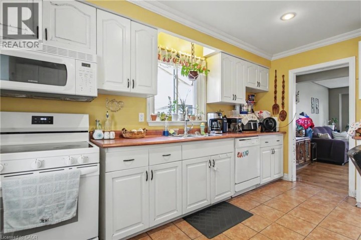 Photo 7 at 17 Hallmark Street, Brantwood Park, Brantford