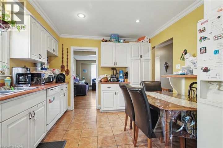 Photo 9 at 17 Hallmark Street, Brantwood Park, Brantford