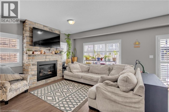 Photo 16 at 28 Banks Street, Holmedale, Brantford