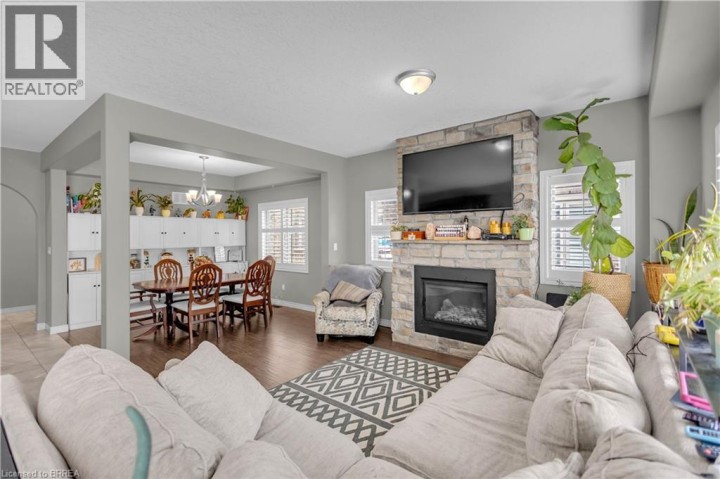 Photo 17 at 28 Banks Street, Holmedale, Brantford