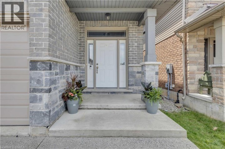 Photo 3 at 28 Banks Street, Holmedale, Brantford