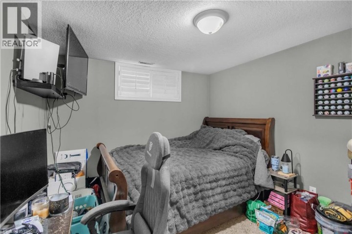 Photo 41 at 28 Banks Street, Holmedale, Brantford