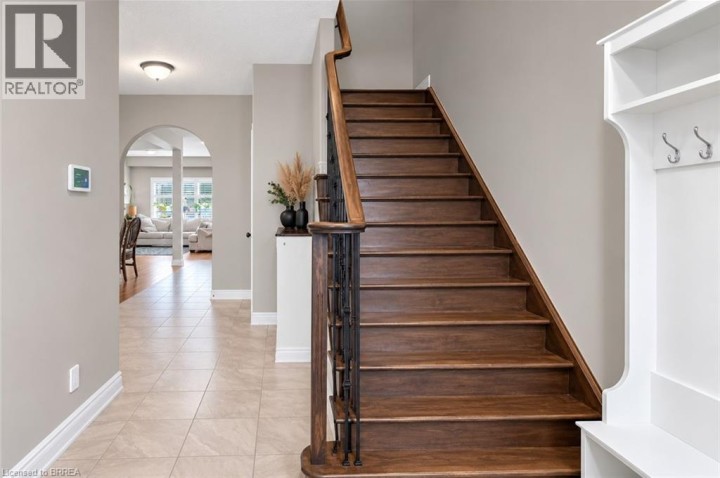 Photo 5 at 28 Banks Street, Holmedale, Brantford
