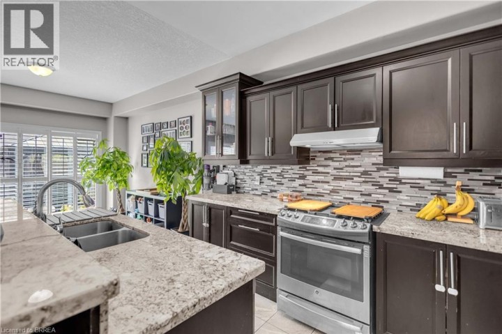 Photo 8 at 28 Banks Street, Holmedale, Brantford