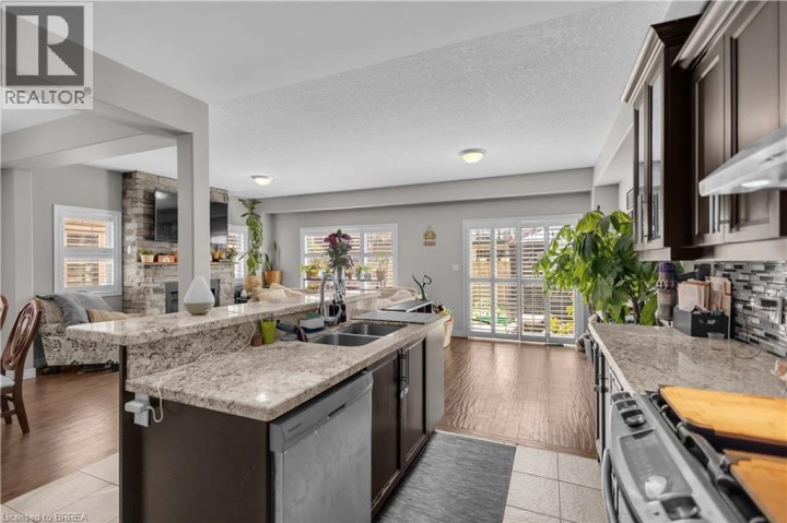Photo 9 at 28 Banks Street, Holmedale, Brantford