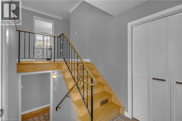 Photo 3 at 46 Brisbane Boulevard, Echo Place, Brantford