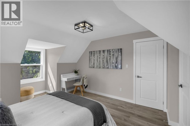 Photo 17 at 40 Palace Street, North Ward, Brantford