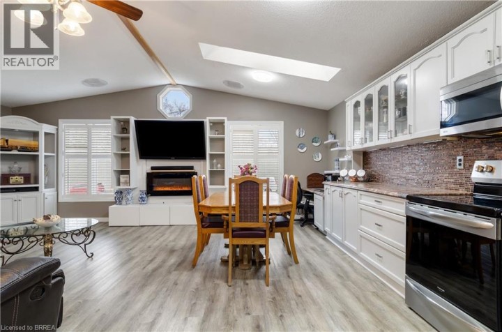 Photo 7 at 71 Barnes Avenue, Queensway / Grove, Brantford