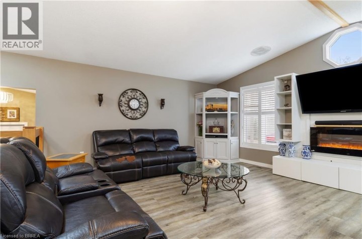 Photo 9 at 71 Barnes Avenue, Queensway / Grove, Brantford