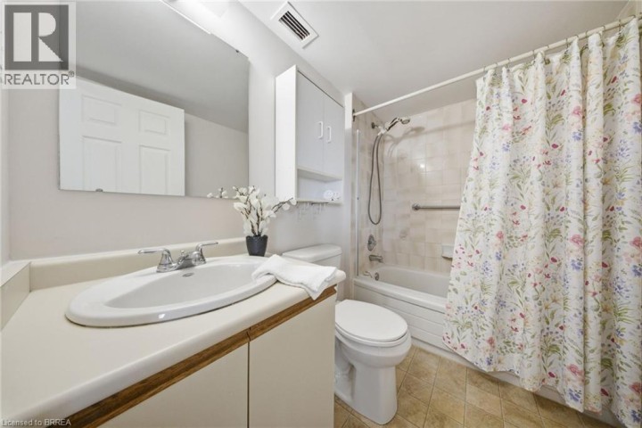 Photo 12 at 716 - 9 Bonheur Court, Lynden Hills, Brantford