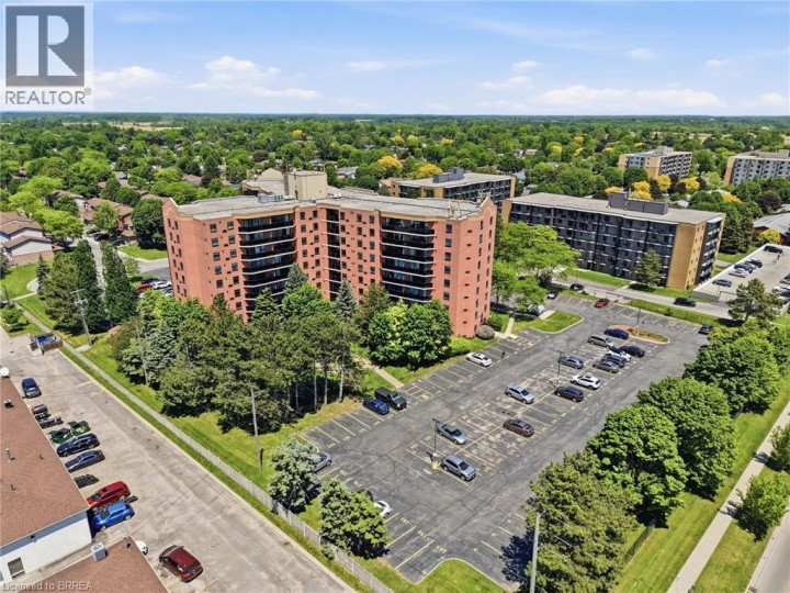 Photo 14 at 716 - 9 Bonheur Court, Lynden Hills, Brantford