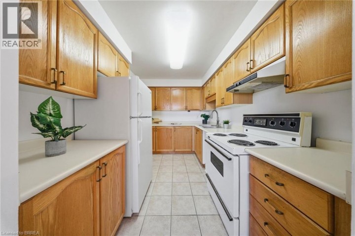 Photo 8 at 716 - 9 Bonheur Court, Lynden Hills, Brantford