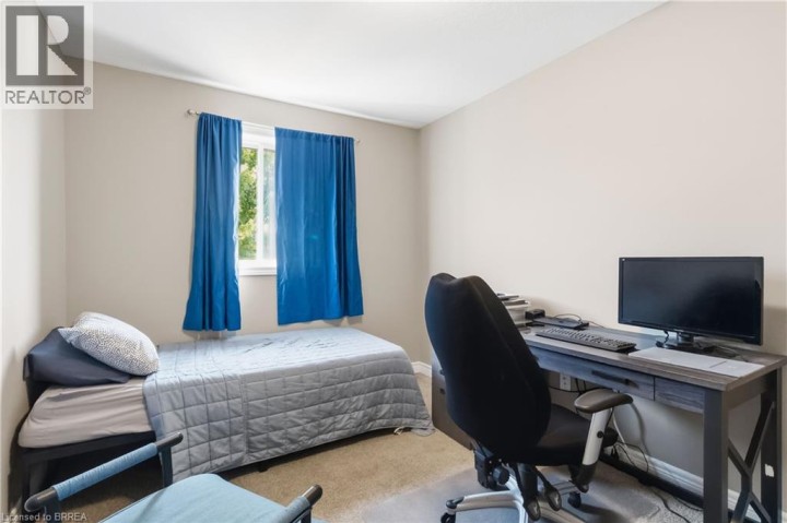 Photo 18 at 53 Banks Street, Holmedale, Brantford