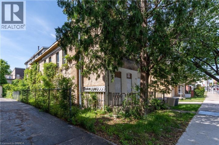 Photo 2 at 209 Dalhousie Street, East Ward, Brantford