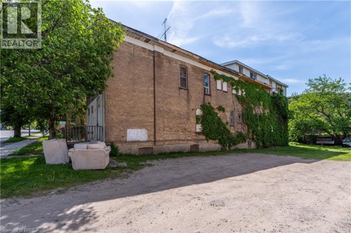 Photo 4 at 209 Dalhousie Street, East Ward, Brantford