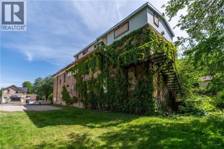 Photo 7 at 209 Dalhousie Street, East Ward, Brantford