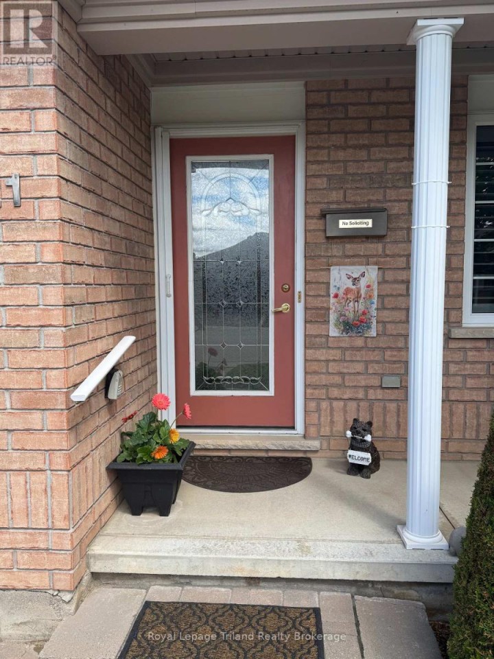 Photo 2 at 121 Weston Drive, Tillsonburg