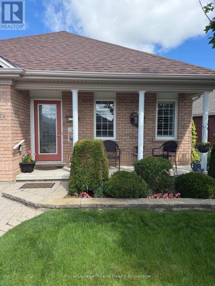 Photo 3 at 121 Weston Drive, Tillsonburg