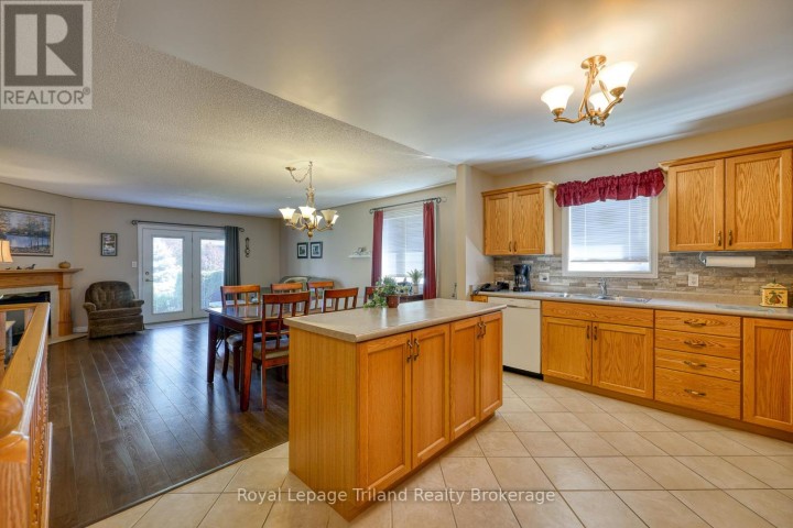 Photo 7 at 121 Weston Drive, Tillsonburg