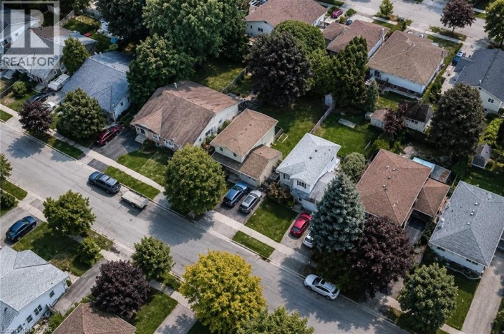 Photo 3 at 23 Sulky Road, Brantwood Park, Brantford
