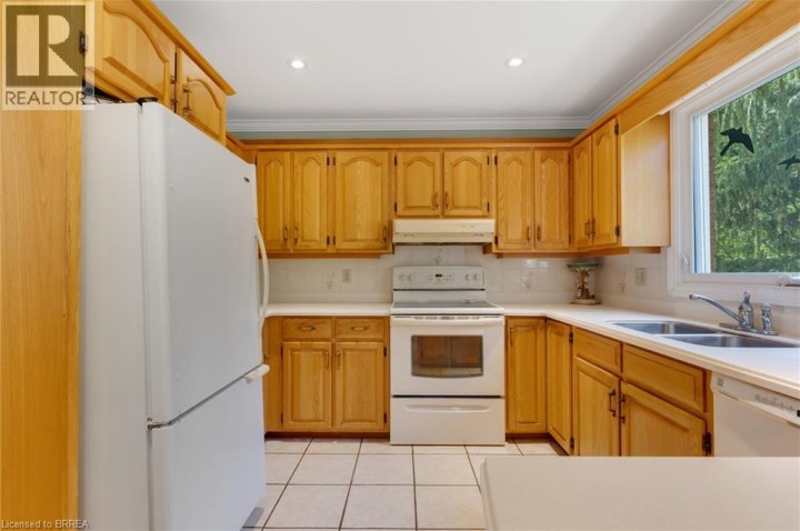 Photo 11 at 86 Lynden Hill Crescent, Lynden Hills, Brantford
