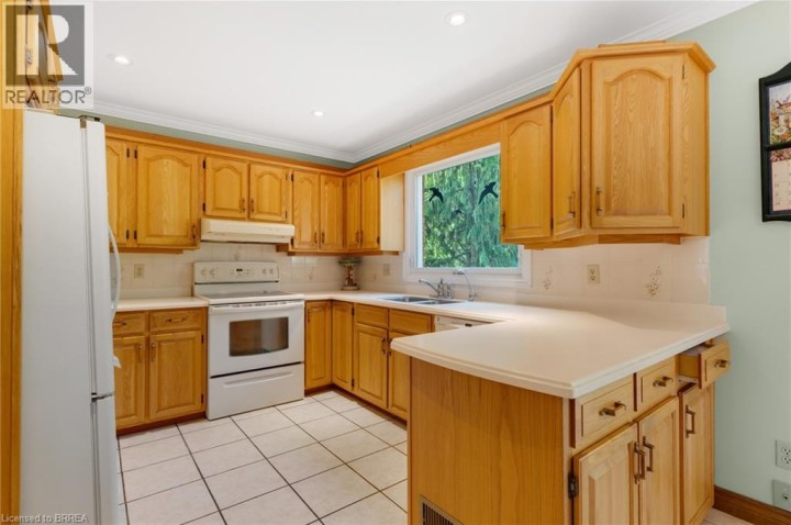 Photo 12 at 86 Lynden Hill Crescent, Lynden Hills, Brantford