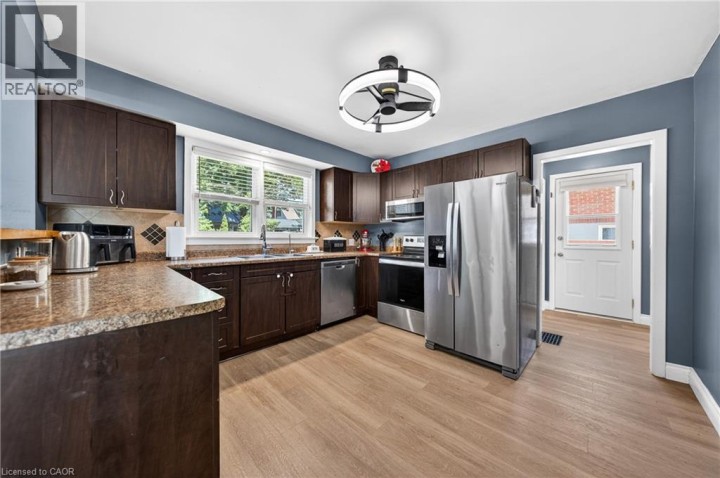 Photo 13 at 797 Bayswater Street, Woodstock - North, Woodstock