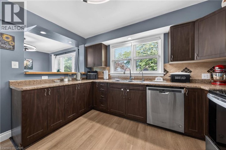 Photo 17 at 797 Bayswater Street, Woodstock - North, Woodstock