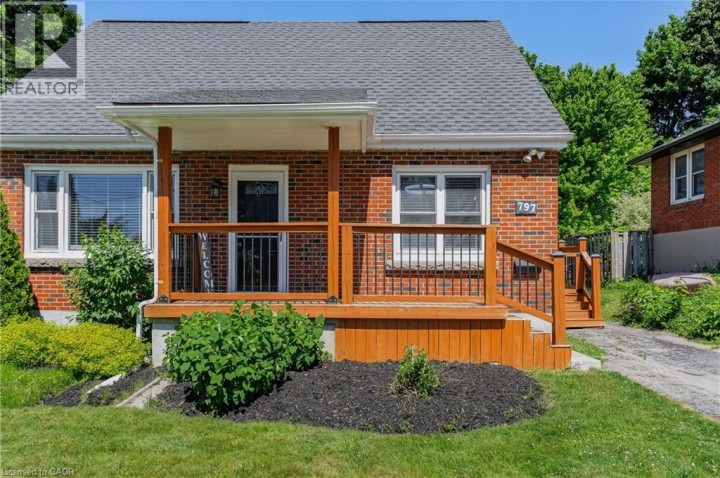Photo 3 at 797 Bayswater Street, Woodstock - North, Woodstock