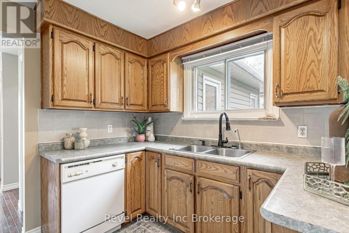 Photo 12 at 285 Finkle Street, Woodstock - South, Woodstock