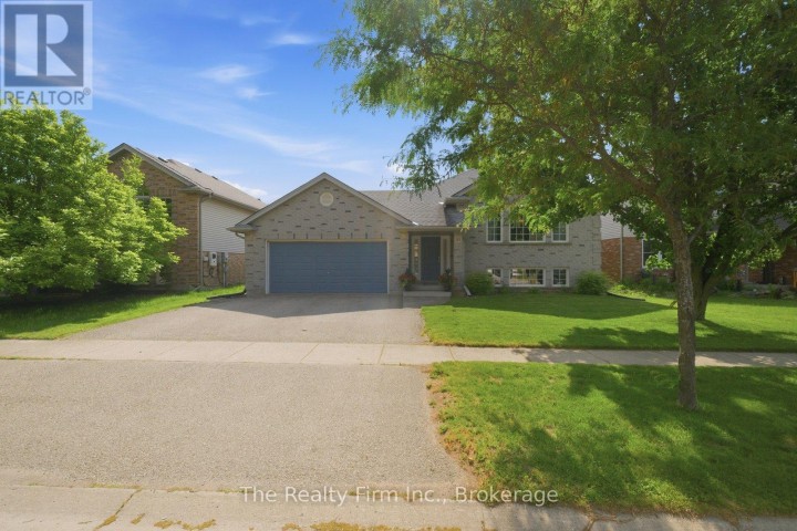 Photo 3 at 53 Heron Avenue, Woodstock - North, Woodstock