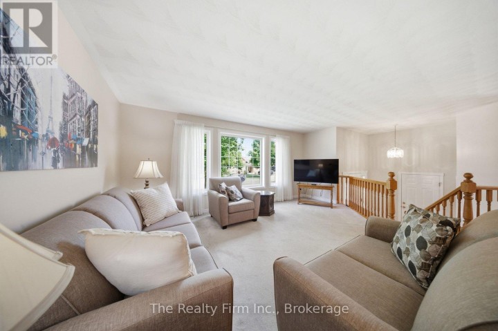 Photo 8 at 53 Heron Avenue, Woodstock - North, Woodstock