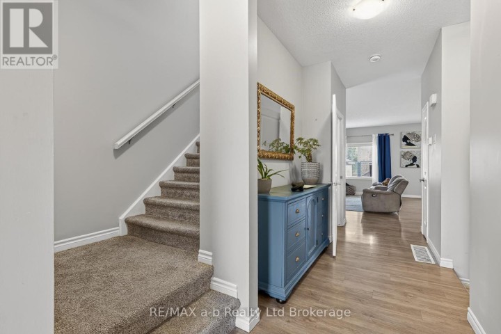 Photo 12 at 29 Kendell Lane, Ingersoll - North, Ingersoll