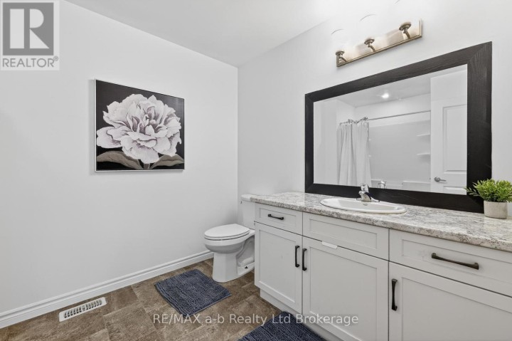 Photo 18 at 29 Kendell Lane, Ingersoll - North, Ingersoll