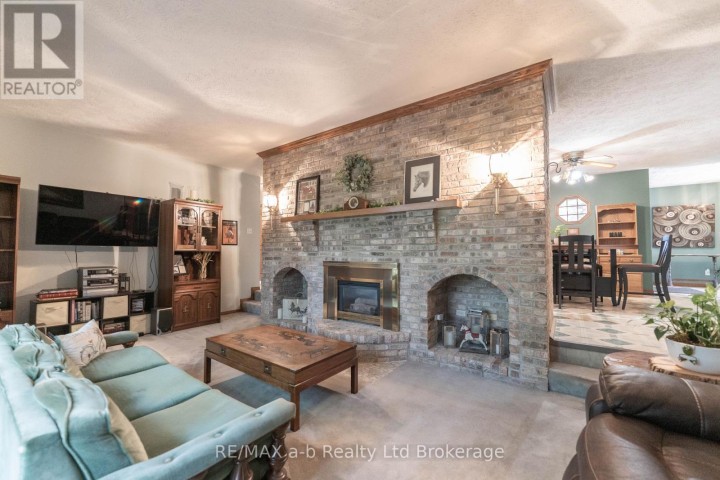 Photo 14 at 34 Lorraine Avenue, Tillsonburg