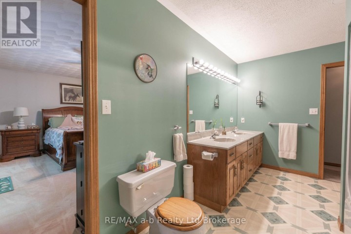 Photo 19 at 34 Lorraine Avenue, Tillsonburg