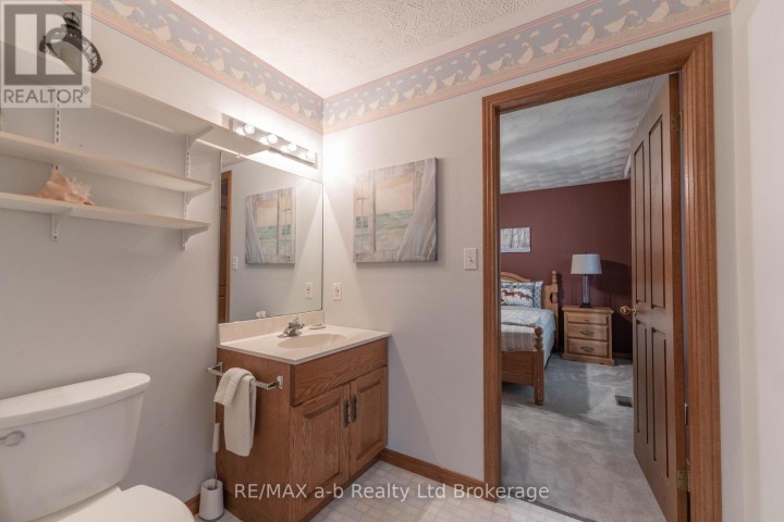 Photo 21 at 34 Lorraine Avenue, Tillsonburg