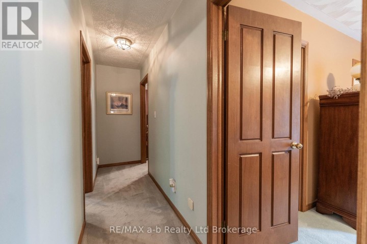 Photo 22 at 34 Lorraine Avenue, Tillsonburg