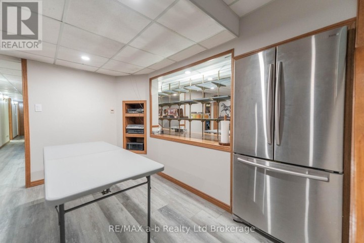 Photo 27 at 34 Lorraine Avenue, Tillsonburg